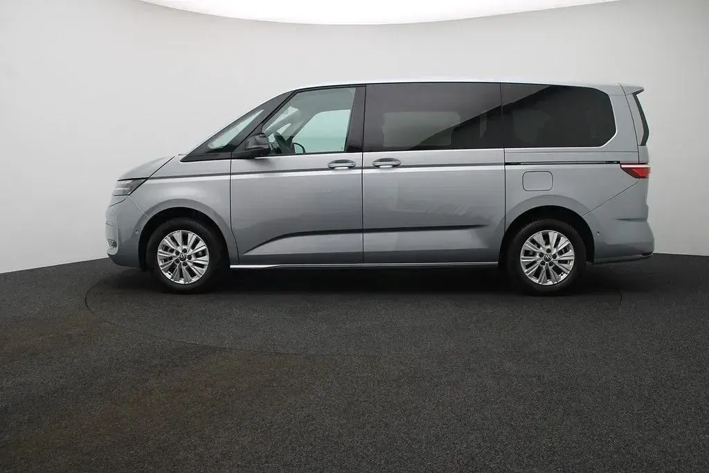 Używany VW Multivan Life 150 KM (110 kW) 2025 Srebrny Minivan