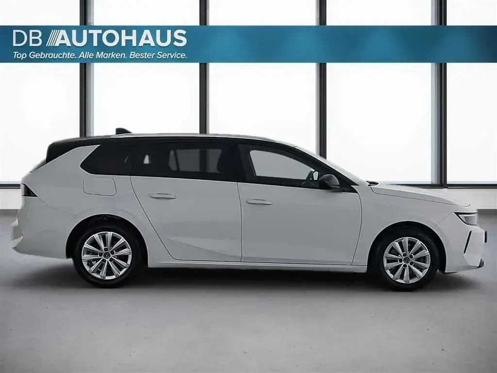 Gebraucht Opel Astra Business Elegance 131 PS (96 kW) 2024 Weiß Kleinwagen
