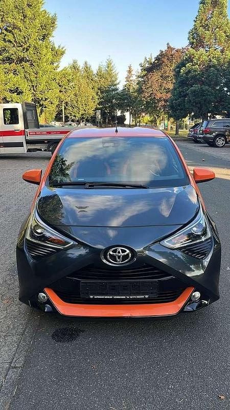 Gebraucht Toyota Aygo 72 PS (52 kW) 2020 Dark grey Kleinwagen