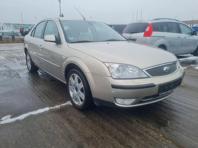 Gebraucht Ford Mondeo Ghia 145 PS (106 kW) 2004 Grau Limousine