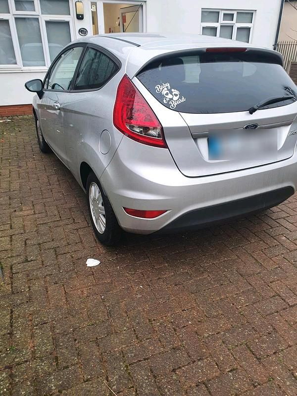 Gebraucht Ford Fiesta 2009 Silber Kleinwagen