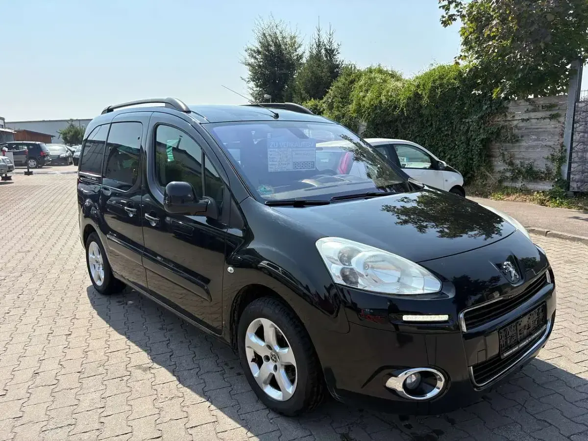 Gebraucht Peugeot Partner Allure 120 PS (88 kW) 2014 Onyx schwarz/deckende lac Van / Kleinbus