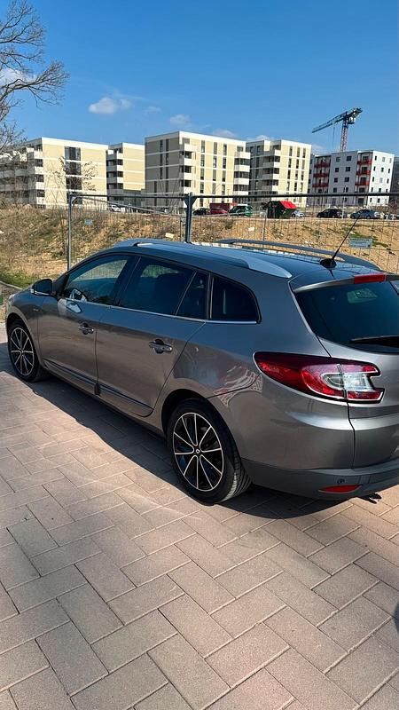 Gebraucht Renault Mégane 110 PS (80 kW) 2014 Grau Limousine