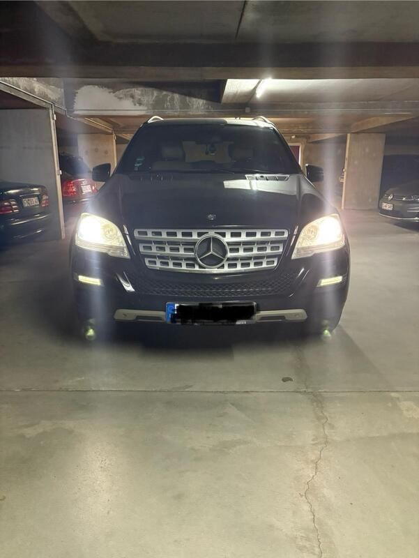 Schwarz Gebraucht 2010 Mercedes ML300 SUV | 13.000 € (Fairer Preis) - Bild 1/4