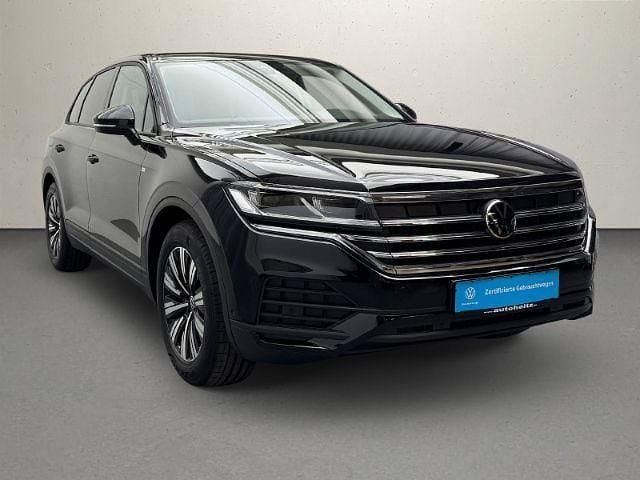 Gebraucht VW Touareg Basis 231 PS (169 kW) 2025 Grenadillschwarz metallic SUV
