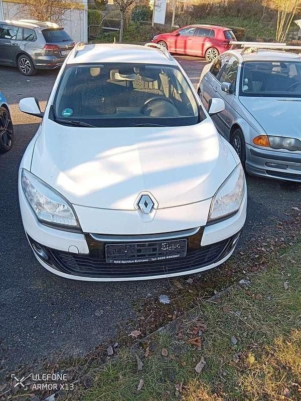 Weiß Gebraucht 2012 Renault Mégane GrandTour Expression Kombi | 1.200 € (Superpreis) - Bild 1/4