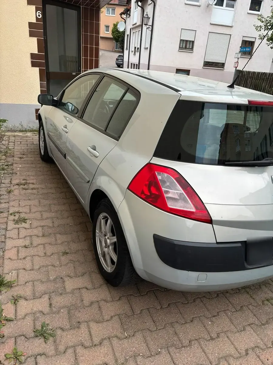 Gebraucht Renault Mégane 110 PS (80 kW) 2004 Grau Limousine