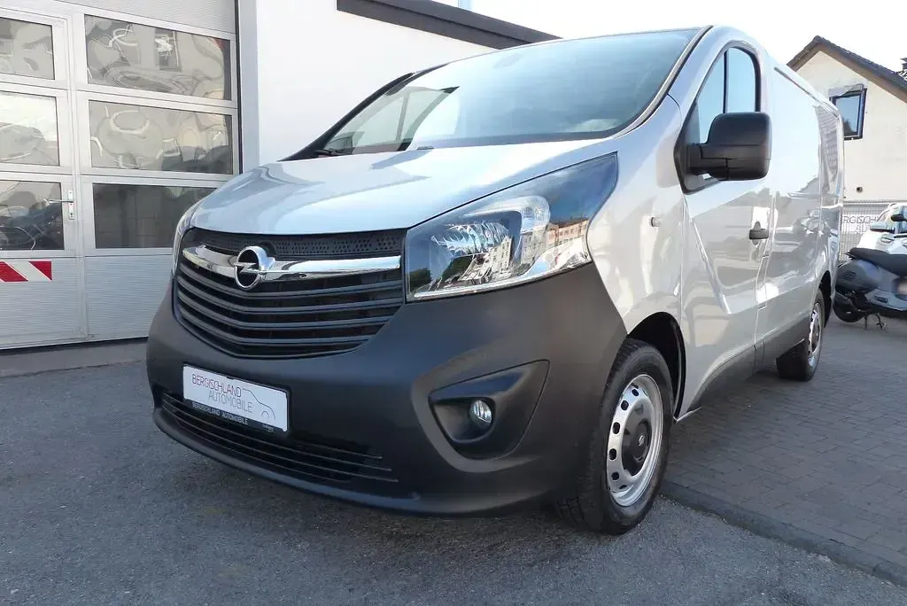 Gebraucht Opel Vivaro 95 PS (69 kW) 2018 Silber Van / Kleinbus