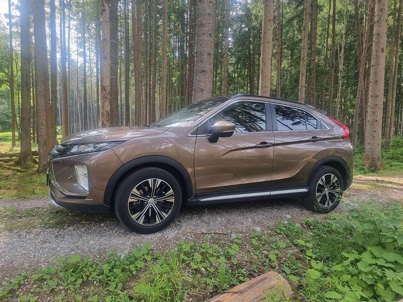 Braun Gebraucht 2019 Mitsubishi Eclipse Cross SUV | 15.000 € (Fairer Preis) - Bild 1/4