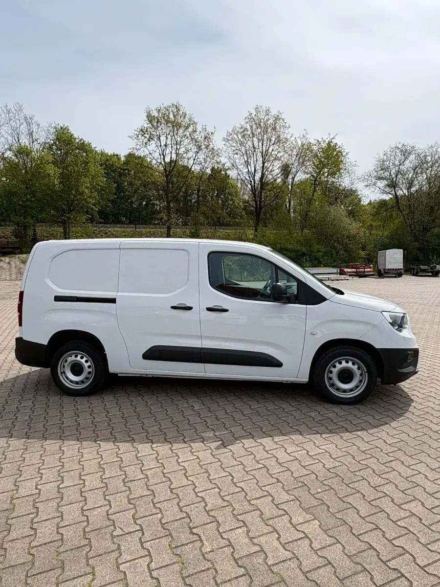 Gebraucht Opel Combo 102 PS (75 kW) 2022 Weiß Van / Kleinbus