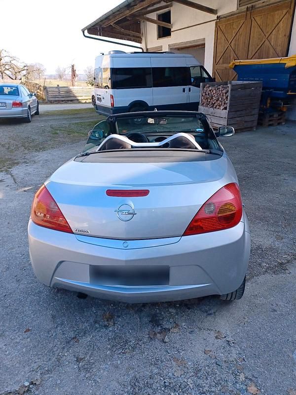 Gebraucht Opel Tigra 90 PS (66 kW) 2005 Silber Cabrio