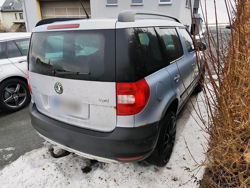 Gebraucht Skoda Yeti 140 PS (102 kW) 2012 Blau SUV