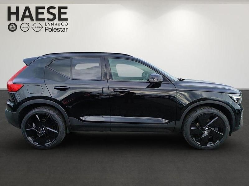 Gebraucht Volvo XC40 Plus 163 PS (119 kW) 2025 Onyx black / metallic SUV