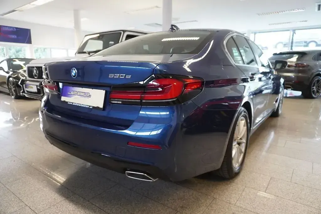 Gebraucht BMW 530e 292 PS (214 kW) 2022 Blau Limousine