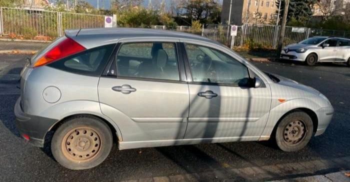 Gebraucht Ford Focus Ghia 116 PS (85 kW) 2002 Grau Kleinwagen
