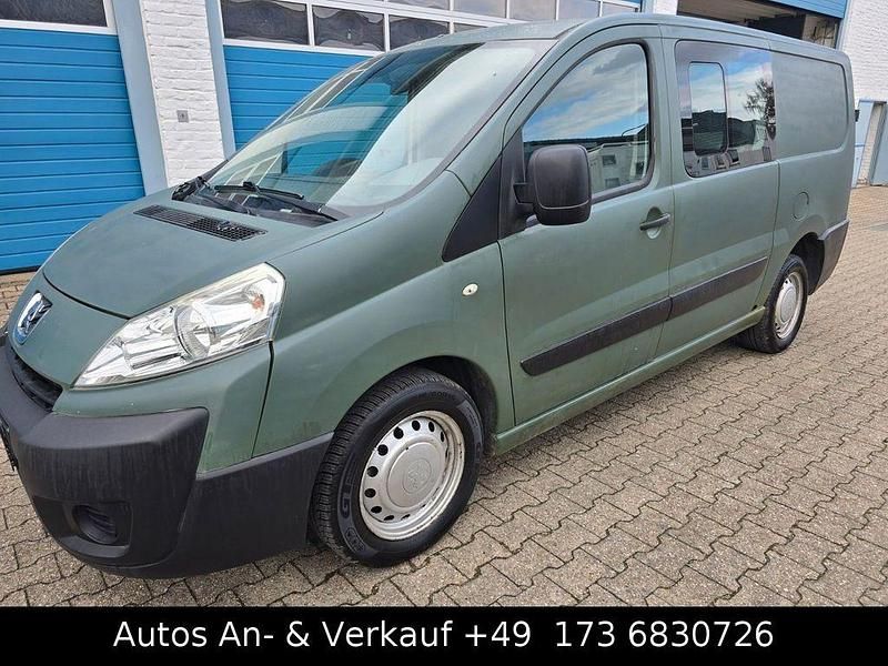 Gebraucht Peugeot TePee 136 PS (100 kW) 2007 Grün Van / Kleinbus