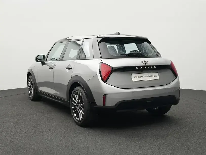 Second-hand Mini Cooper Classic 156 CP (114 kW) 2024 Argintiu Hatchback