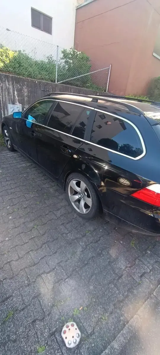 Gebraucht BMW 520 170 PS (125 kW) 2008 Schwarz Kombi