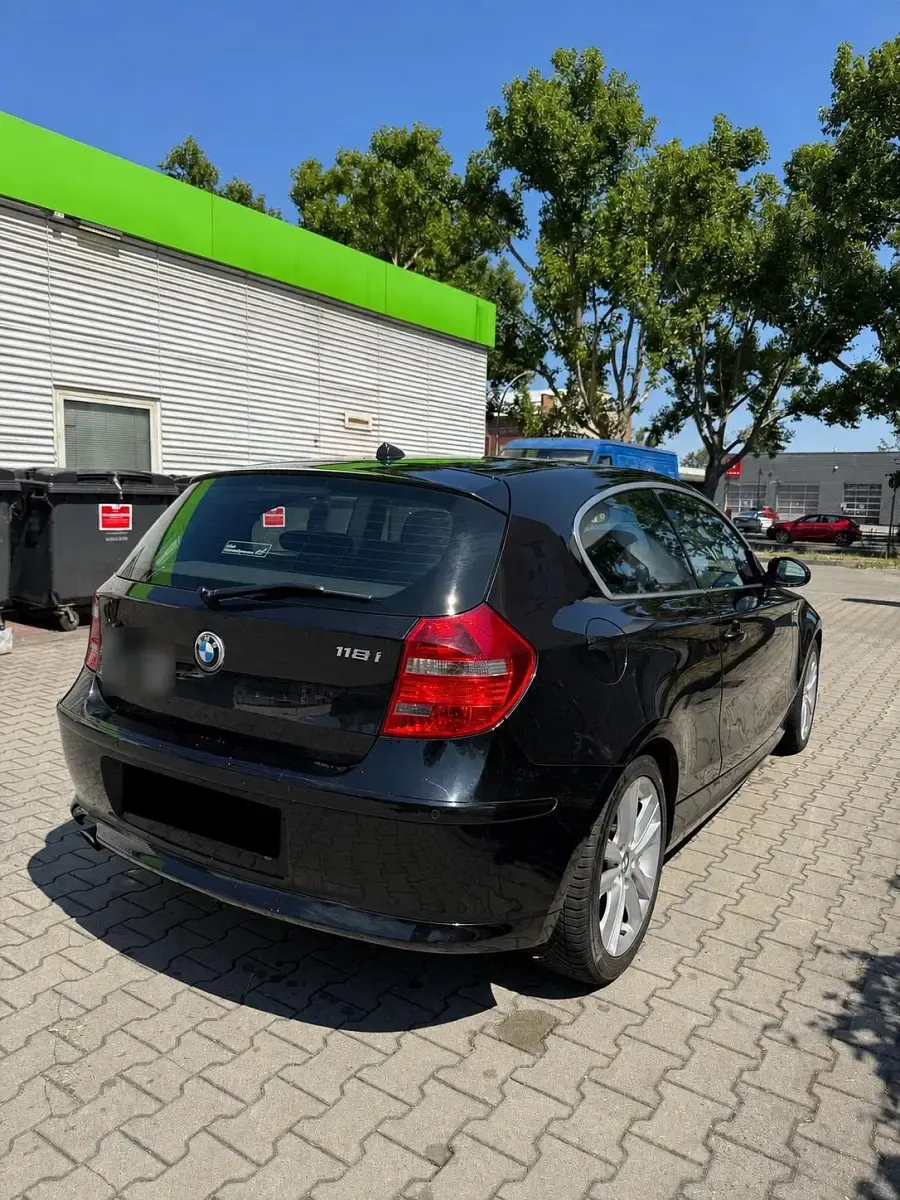 Gebraucht BMW 118 143 PS (105 kW) 2009 Schwarz Kleinwagen