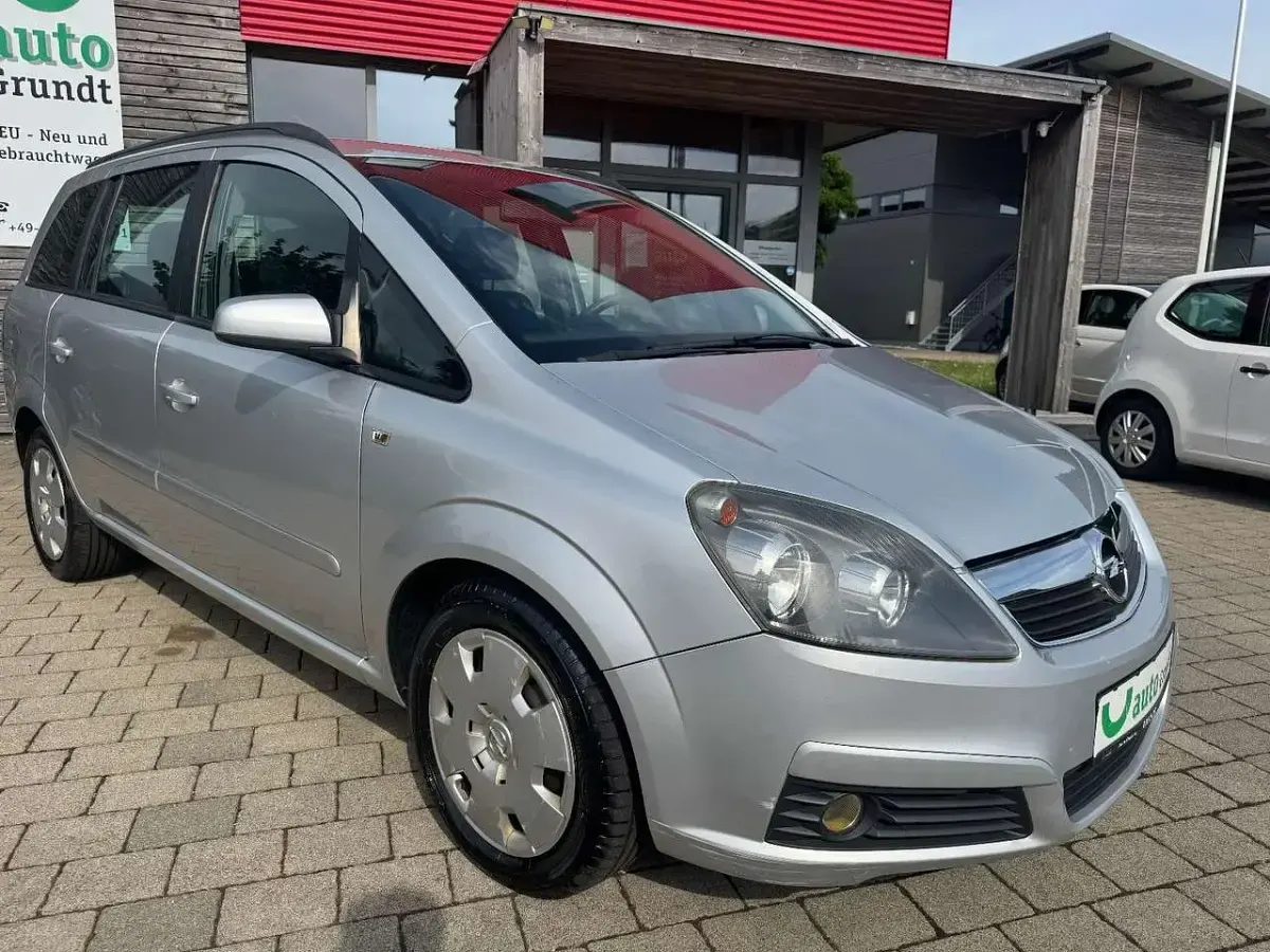 Gebraucht Opel Zafira Edition 120 PS (88 kW) 2006 Starsilber iii m2 Van / Kleinbus