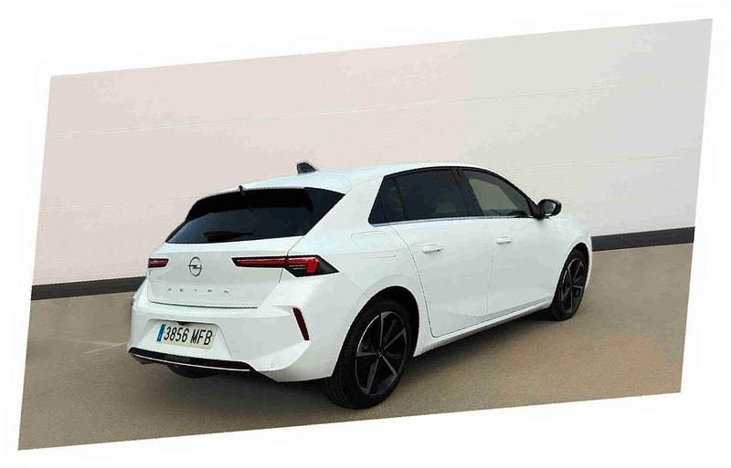 Gebraucht Opel Astra Ultimate 131 PS (96 kW) 2025 Weiß Kombi