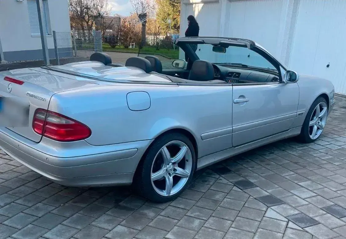 Używany Mercedes CLK230 193 KM (141 kW) 2000 Srebrny Kabriolet