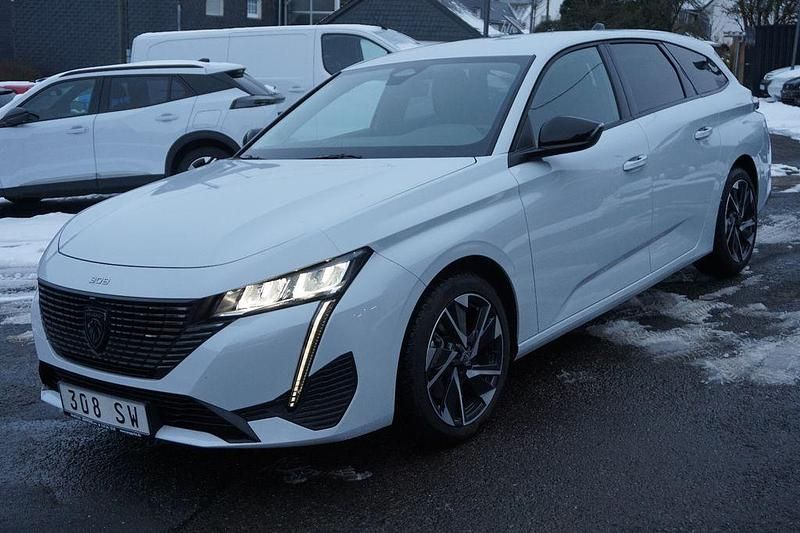 Gebraucht Peugeot 308 SW Allure 131 PS (96 kW) 2025 Okenitweiß Kombi