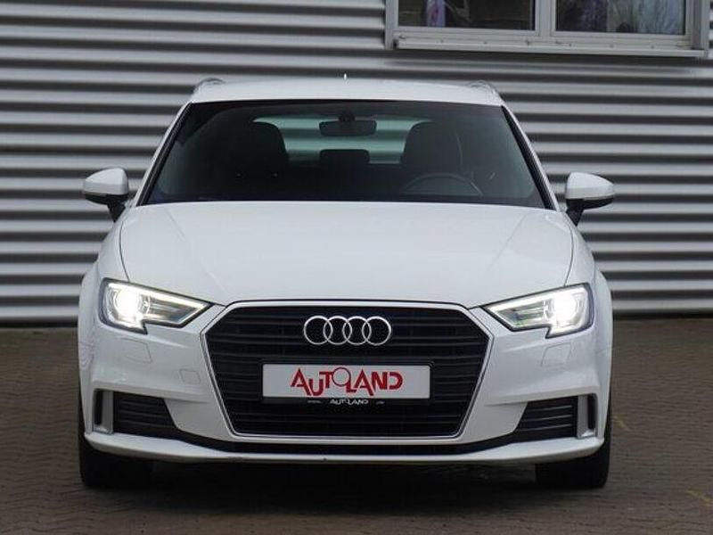 Gebraucht Audi A3 Sport 150 PS (110 kW) 2018 Weiß Limousine