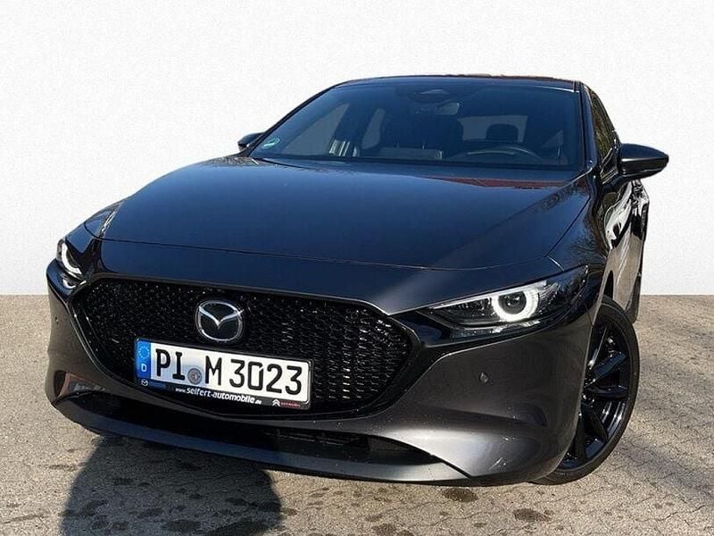Grau Gebraucht 2024 Mazda 3 Limousine | 31.590 € (Teuer) - Bild 1/4