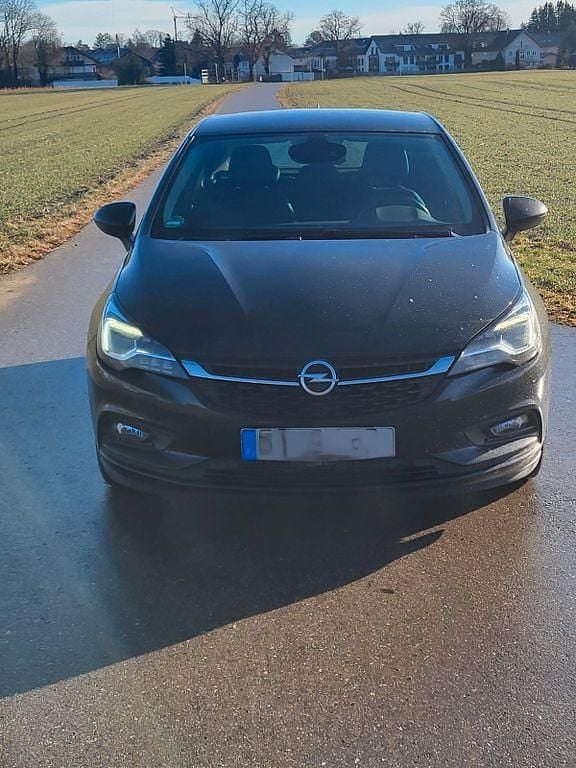 Schwarz Gebraucht 2018 Opel Astra Innovation Limousine | 10.500 € (Guter Preis) - Bild 1/4