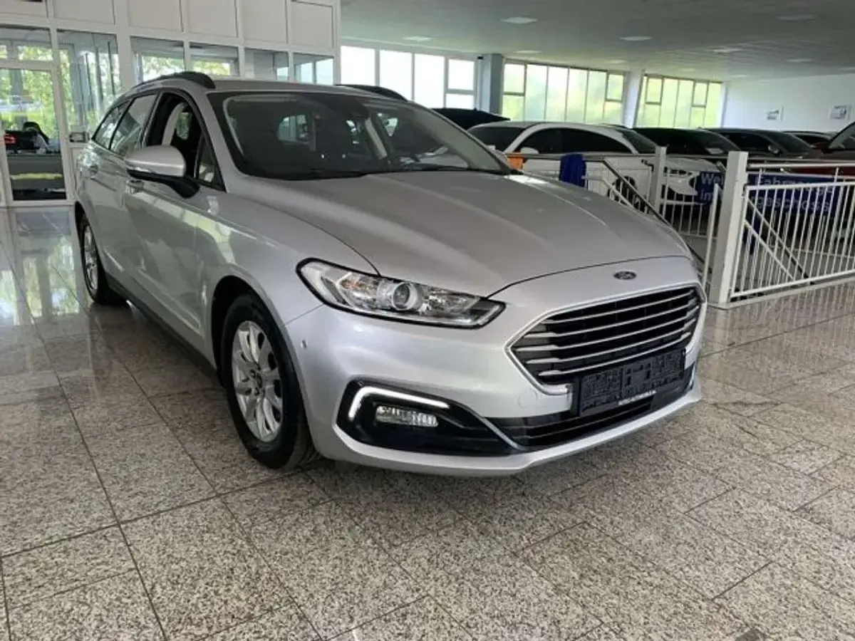 Usado Ford Mondeo 150 CV (110 kW) 2022 Negro Familiar