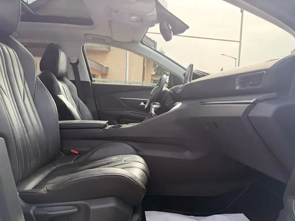Gebraucht Peugeot 5008 Allure 131 PS (96 kW) 2017 Schwarz Van / Kleinbus