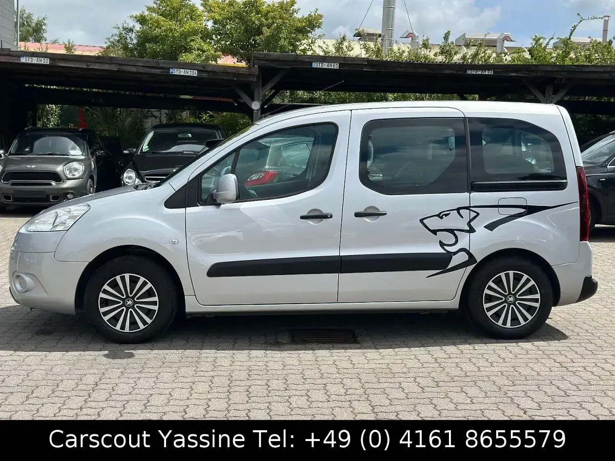 Gebraucht Peugeot TePee Active 92 PS (67 kW) 2013 Grau Kombi