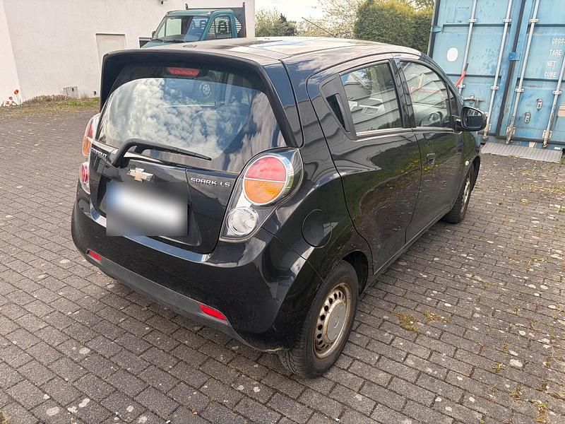 Usado Chevrolet Spark 68 CV (50 kW) 2012 Negro Utilitario