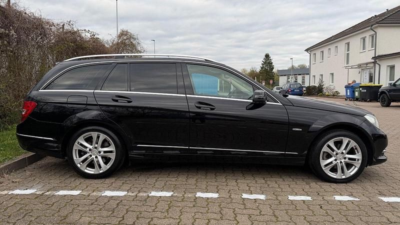 Gebraucht Mercedes C220 Elegance 170 PS (125 kW) 2012 Schwarz Kombi
