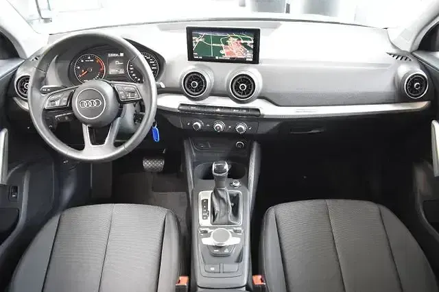 Gebraucht Audi Q2 Comfort 116 PS (85 kW) 2023 Grau SUV