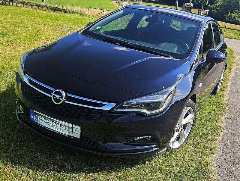 Blau Gebraucht 2019 Opel Astra Dynamic Limousine | 8.990 € (Superpreis) - Bild 1/4