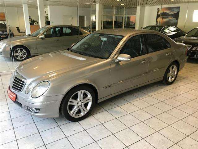 Beige Gebraucht 2008 Mercedes E280 Avantgarde Limousine | 9.950 € (Fairer Preis) - Bild 1/4