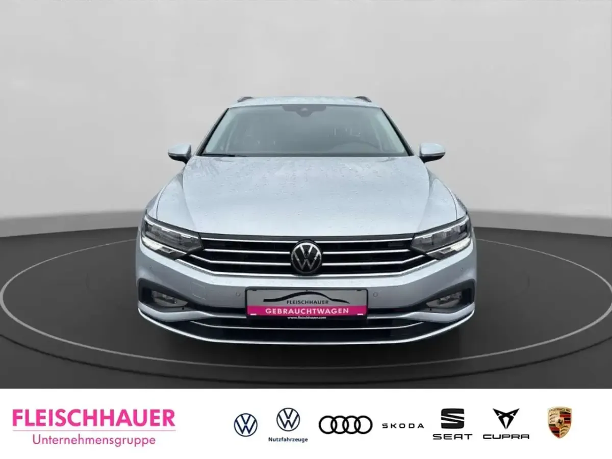 Gebraucht VW Passat Business 150 PS (110 kW) 2023 Silber Kombi