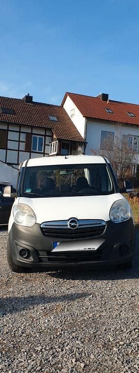 Gebraucht Opel Combo Edition 120 PS (88 kW) 2013 Weiß Van / Kleinbus