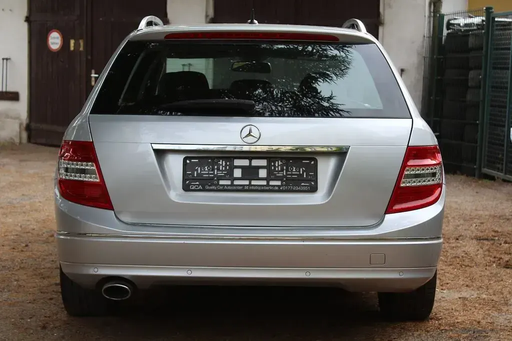 Gebraucht Mercedes C220 170 PS (125 kW) 2009 Iridiumsilber Kombi