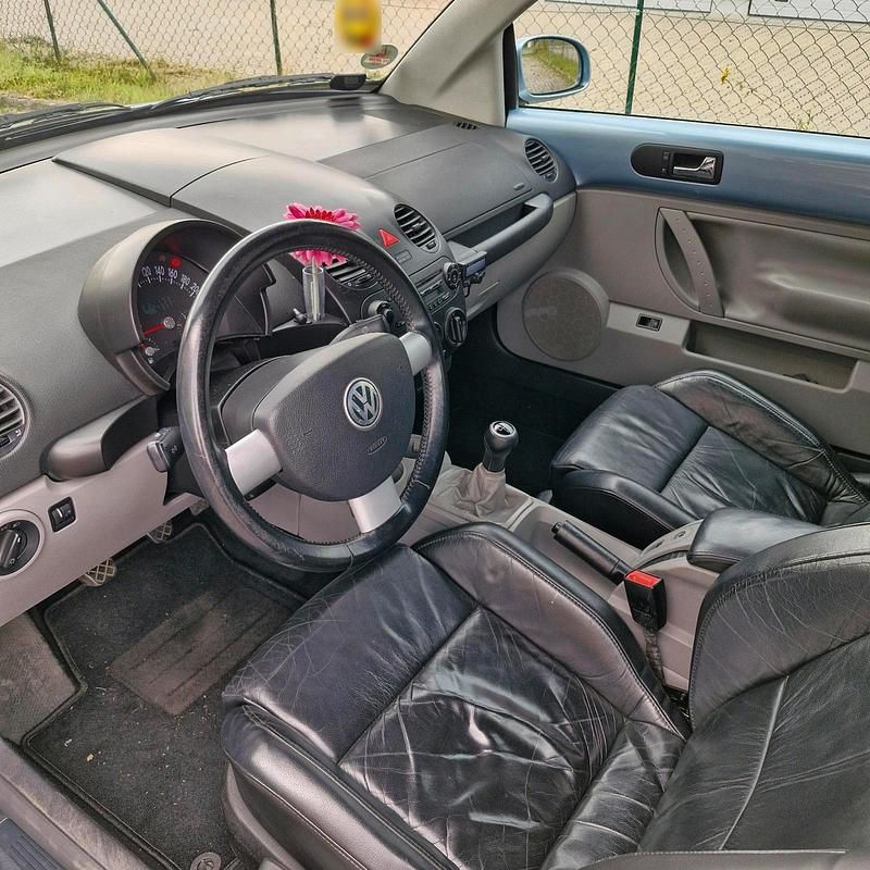 Gebraucht VW New Beetle 101 PS (74 kW) 2004 Blau Kleinwagen