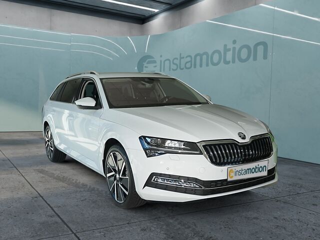 Weiß Gebraucht 2023 Skoda Superb Style Kombi | 32.644 € (Fairer Preis) - Bild 1/2