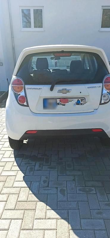 Gebraucht Chevrolet Spark 64 PS (47 kW) 2011 Weiß Kleinwagen