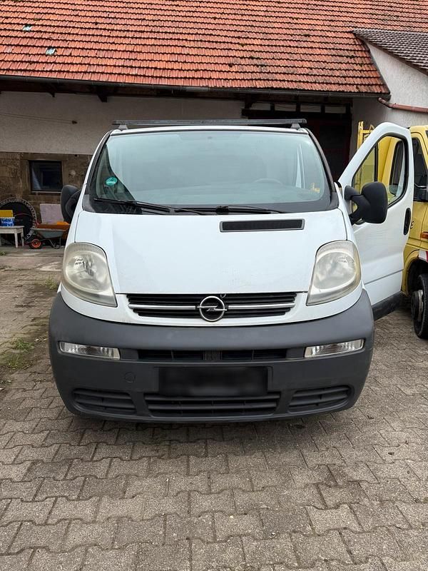 Gebraucht Opel Vivaro 120 PS (88 kW) 2002 Weiß Van / Kleinbus