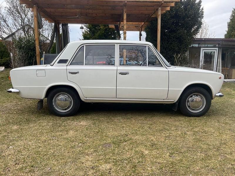 Gebraucht Lada 2101 60 PS (44 kW) 1984 Weiß Limousine