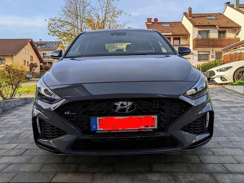 Grau Gebraucht 2022 Hyundai i30 Limousine | 22.900 € (Fairer Preis) - Bild 1/3