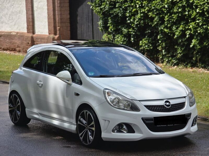 Weiß Gebraucht 2010 Opel Corsa OPC Kleinwagen | 6.990 € (Fairer Preis) - Bild 1/4