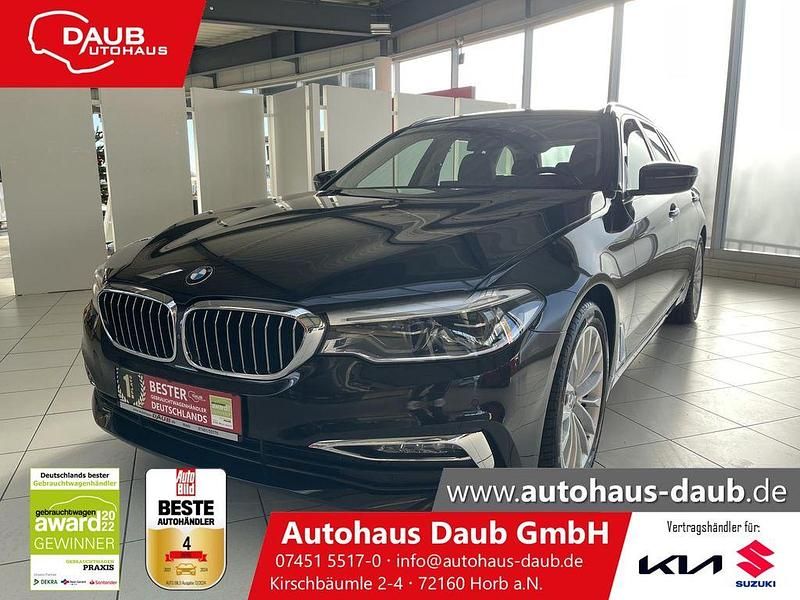 Black sapphire metallic Gebraucht 2018 BMW 540 Luxury Line Kombi | 33.770 € (Fairer Preis) - Bild 1/4
