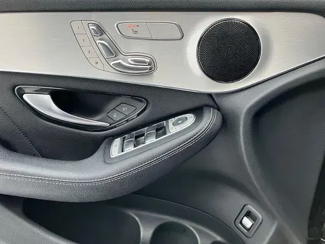 Gebraucht Mercedes GLC250 AMG line 211 PS (155 kW) 2018 Schwarz Limousine